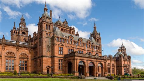  De Kelvingrove Art Gallery and Museum: Een Schat aan Kunst en Geschiedenis voor Iedereen!