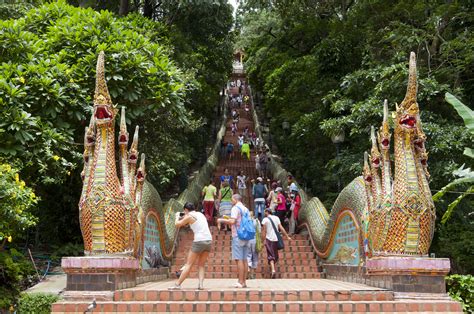  Doi Suthep: Een magische tempel met adembenemende uitzichten over Chiang Mai!