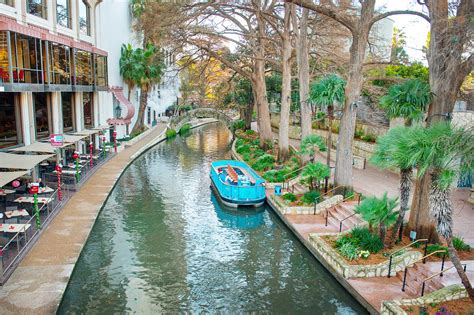 De San Antonio River Walk: Een bruisende promenade vol geschiedenis en Texaanse charme!